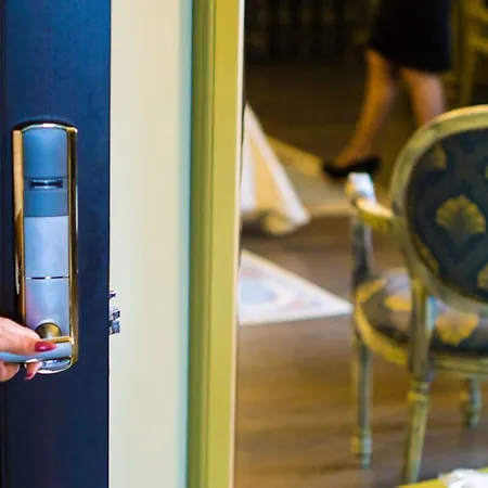 فيكتوريا فندق 4*