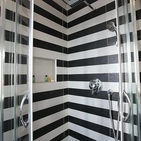 فيكتوريا فندق تيرانا