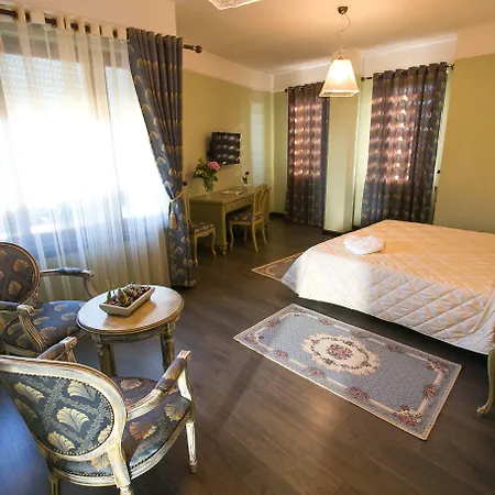 Victoria 4*