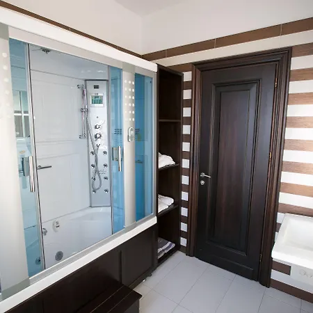 فندق فيكتوريا تيرانا