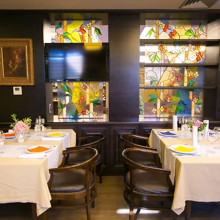 فندق فيكتوريا 4*