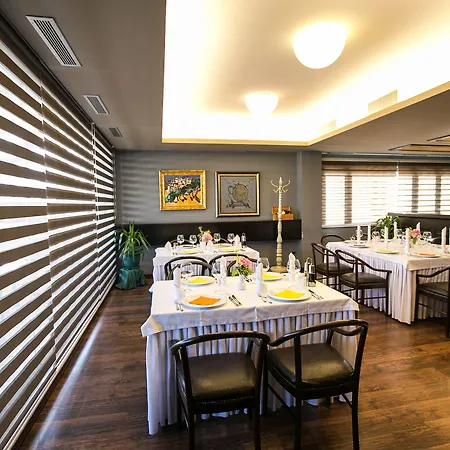 فيكتوريا تيرانا