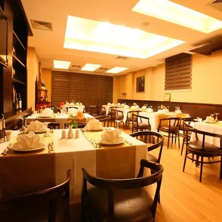 فندق فيكتوريا تيرانا