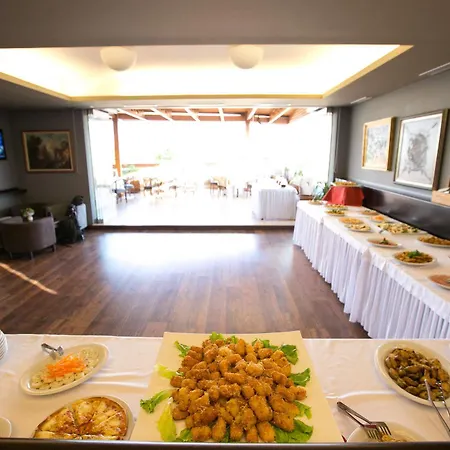 Victoria Hotel 4*