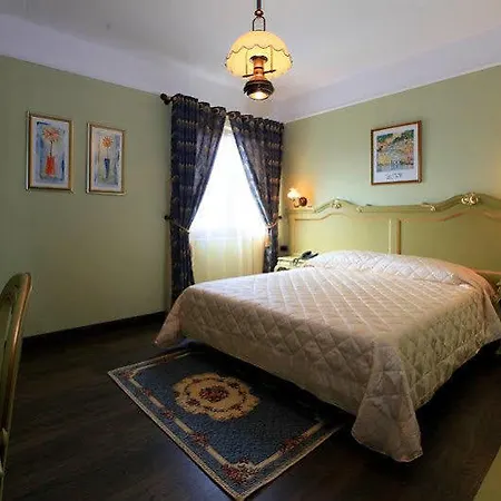 فيكتوريا فندق تيرانا