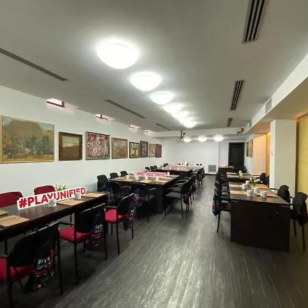 地拉那维多利亚酒店 酒店