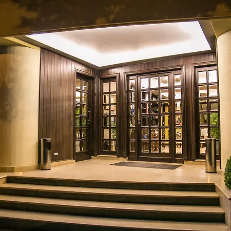 地拉那维多利亚酒店 4*