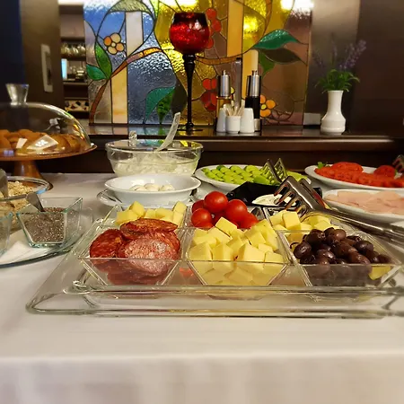 地拉那维多利亚酒店 酒店