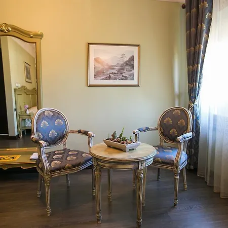 Victoria Тирана