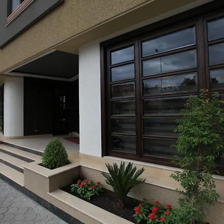 地拉那维多利亚酒店 4*