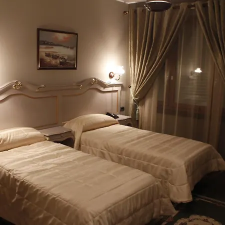 Отель Victoria Тирана
