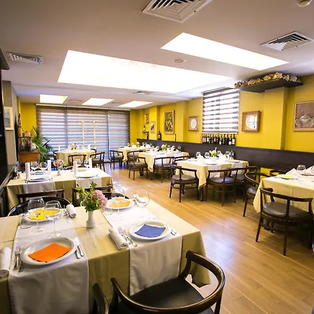 Отель Victoria Тирана