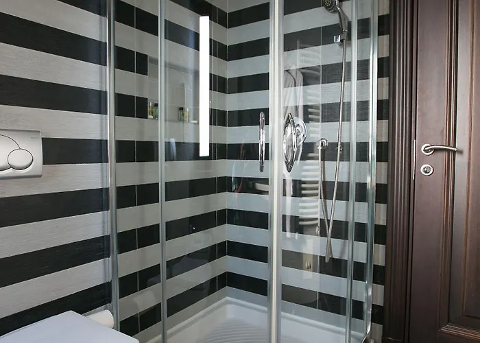 فندق فيكتوريا تيرانا