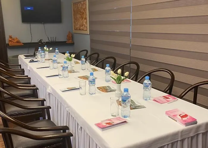 فيكتوريا فندق تيرانا